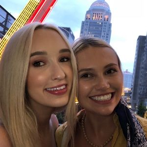 Meet your Posher, Lauren